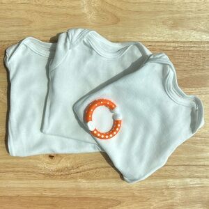 BUNDLE bodysuits shortsleeved! 🥰